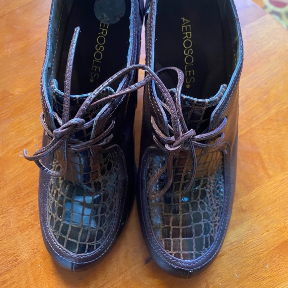 ♥️ AEROSOL BROWN HEELS WITH ALLIGATOR SKIN DESIGN,LIGHTWEIGHT& FLEXIBLE HEELS - Picture 2 of 8